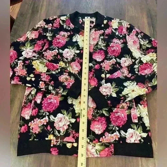 Retro Bright Pink and Black Floral Bomber Jacket Medium Zip Up Whimsigoth - Picture 3 of 4